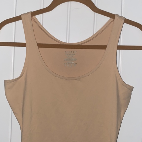 Spanx Shape-wear Size Medium - Picture 2 of 3